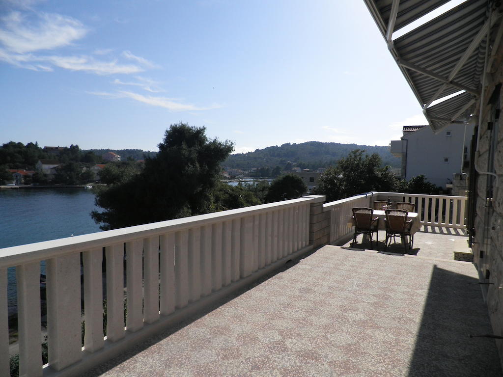 Apartments Holiday Lumbarda Quarto foto